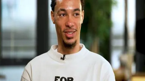 冰雪文创在哈尔滨崭新绽放，亚冬会激发冰雪旅游新热潮！